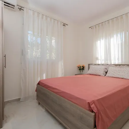 Paradise House * Neos Marmaras