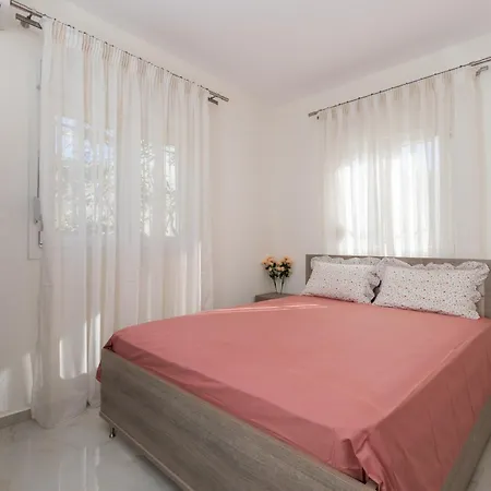 Paradise House Неос-Мармарас