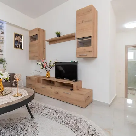 Paradise House Апартаменты Неос-Мармарас